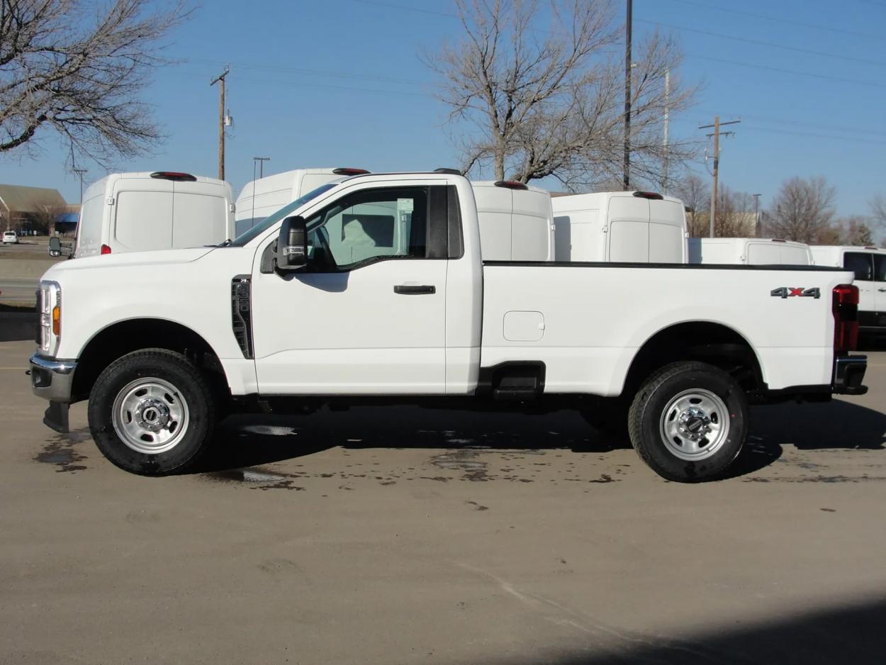 2024 Ford F-250 | Photo 2 of 11