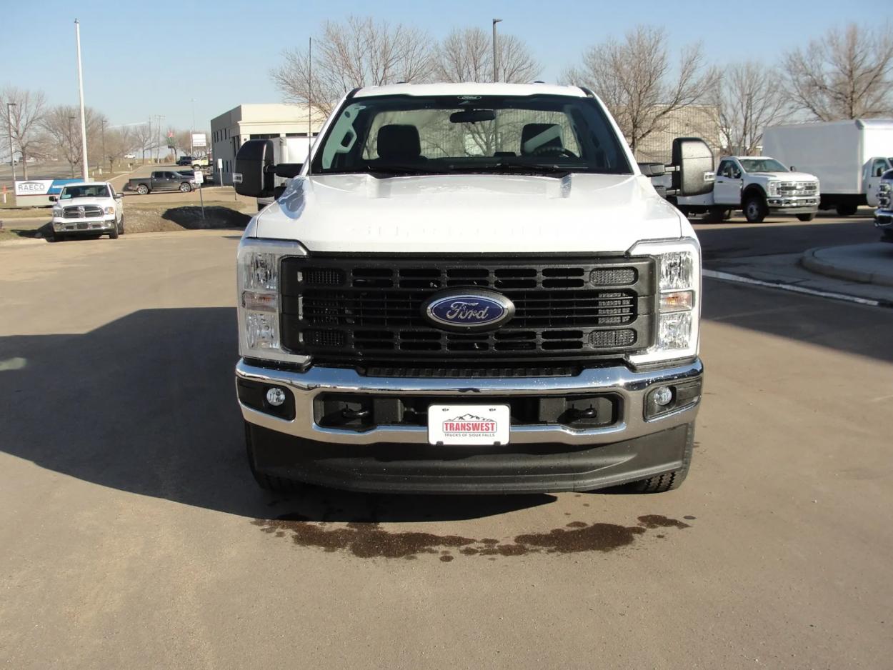 2024 Ford F-250 | Photo 8 of 11