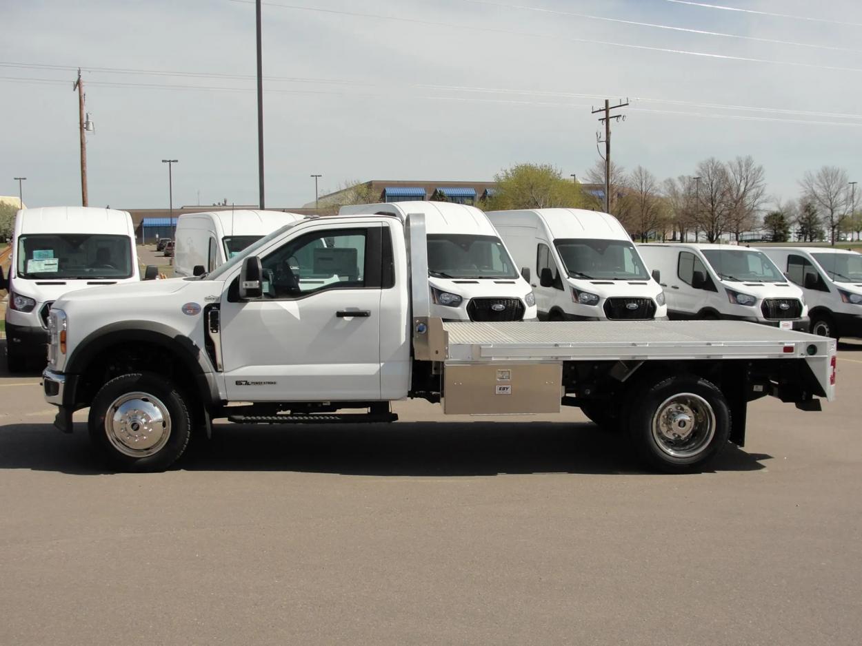 2024 Ford F-550 | Photo 2 of 18