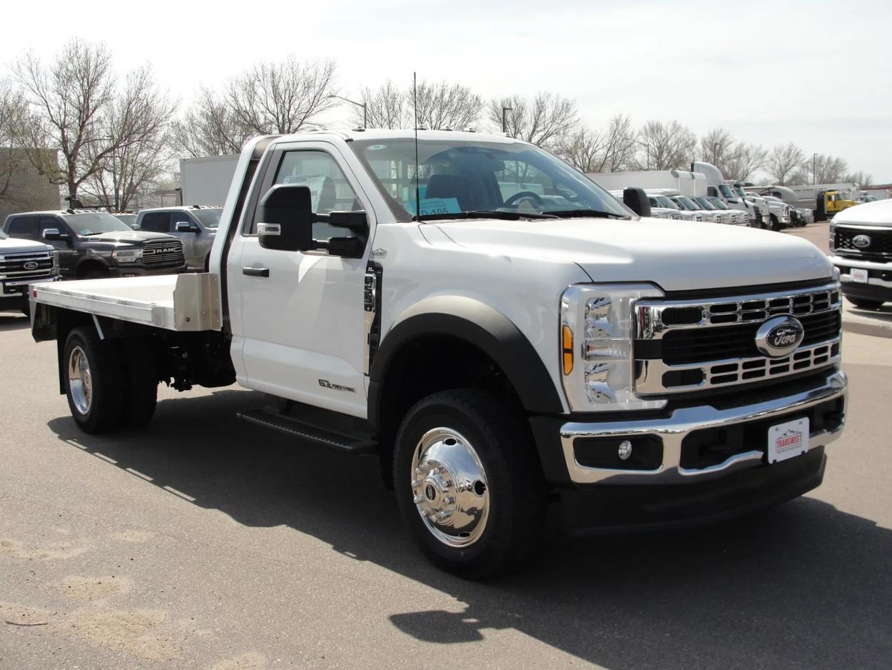 2024 Ford F-550 | Photo 7 of 18