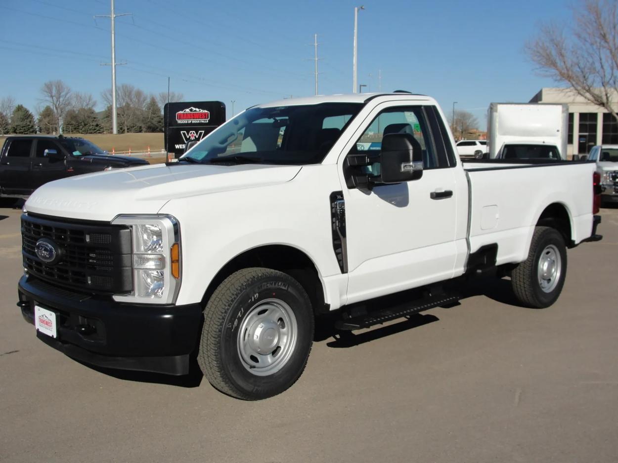 2024 Ford F-250 | Photo 1 of 12