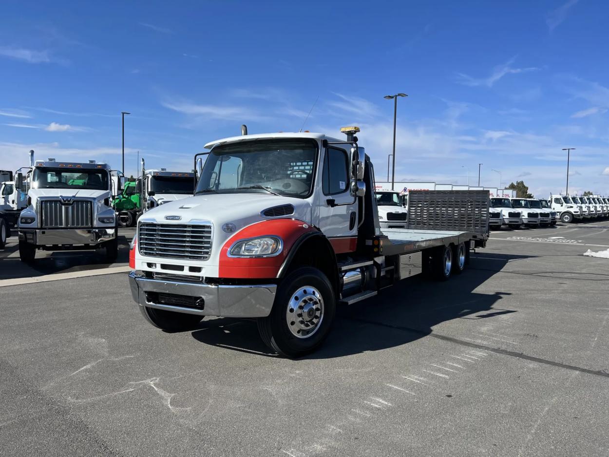 2021 Freightliner M2 106 | Photo 1 of 13