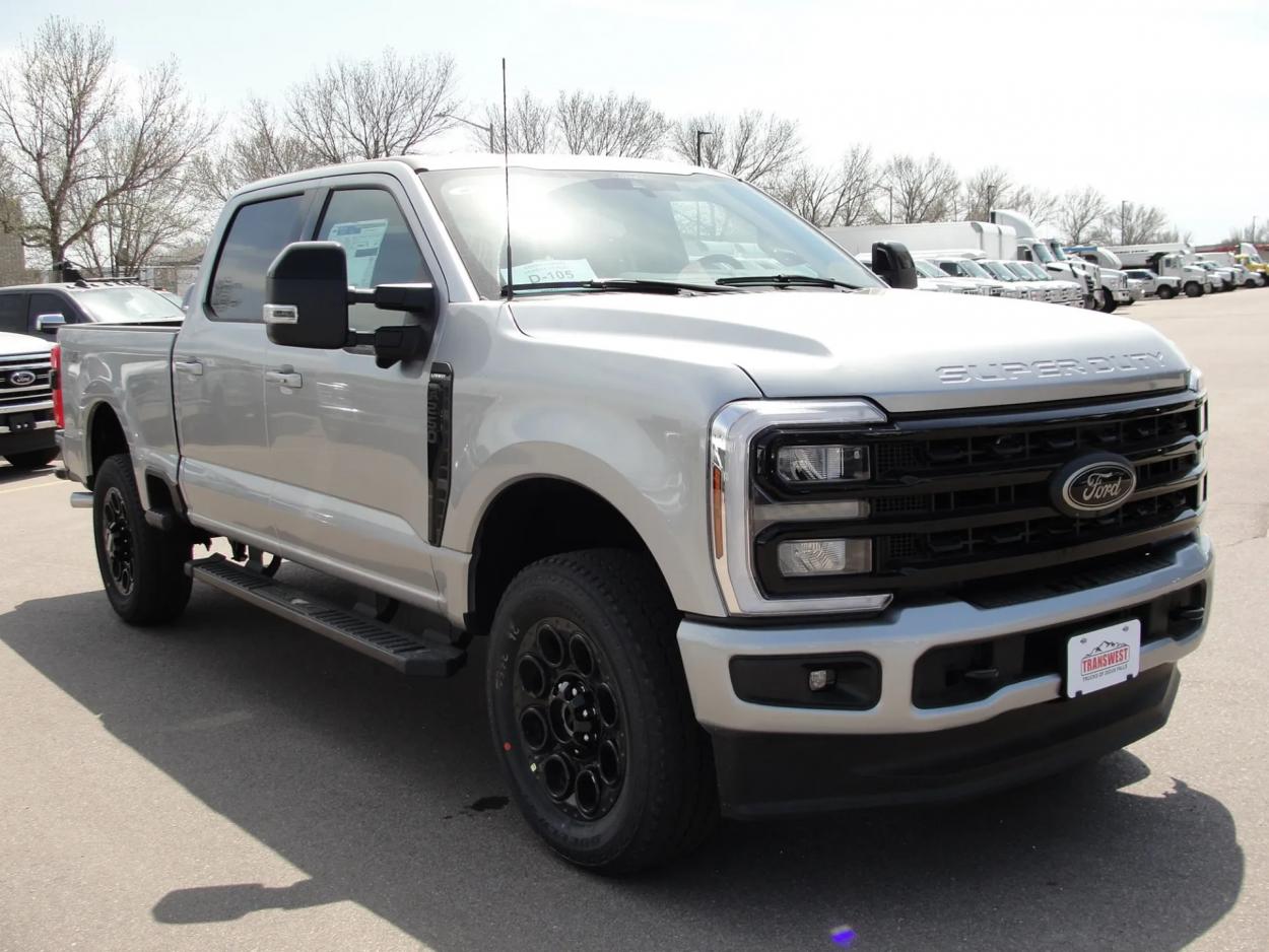 2024 Ford F-250 | Photo 7 of 22