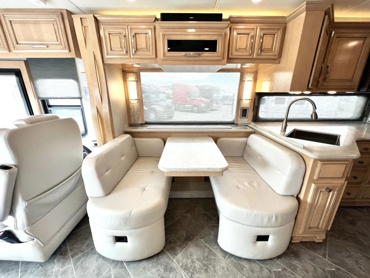 2020 Newmar New Aire 3343 | Photo 6 of 27
