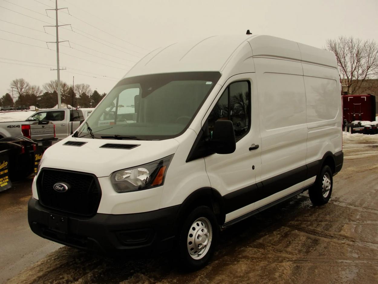 2022 Ford Transit | Photo 1 of 12