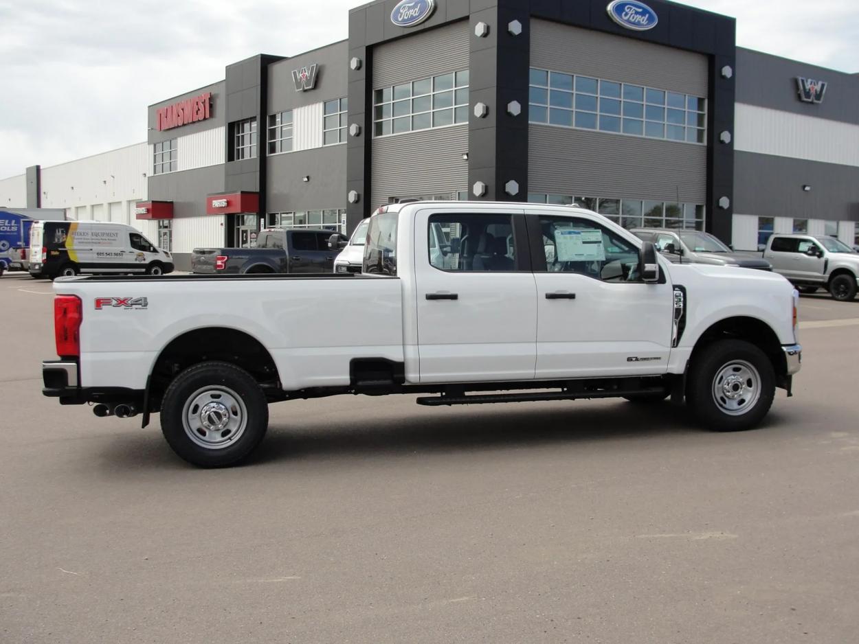 2024 Ford F-350 | Photo 6 of 22