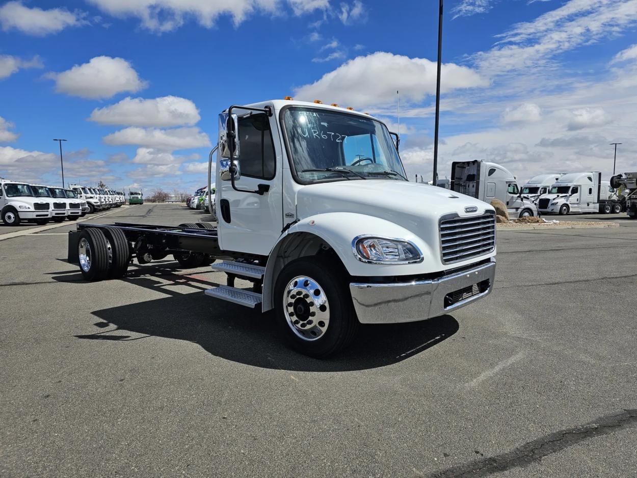 2024 Freightliner M2 106 | Photo 3 of 18