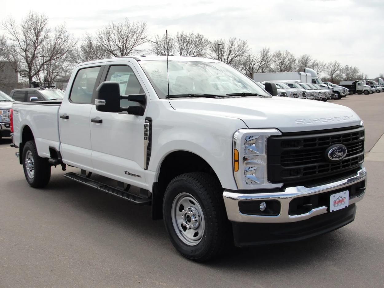 2024 Ford F-350 | Photo 7 of 22