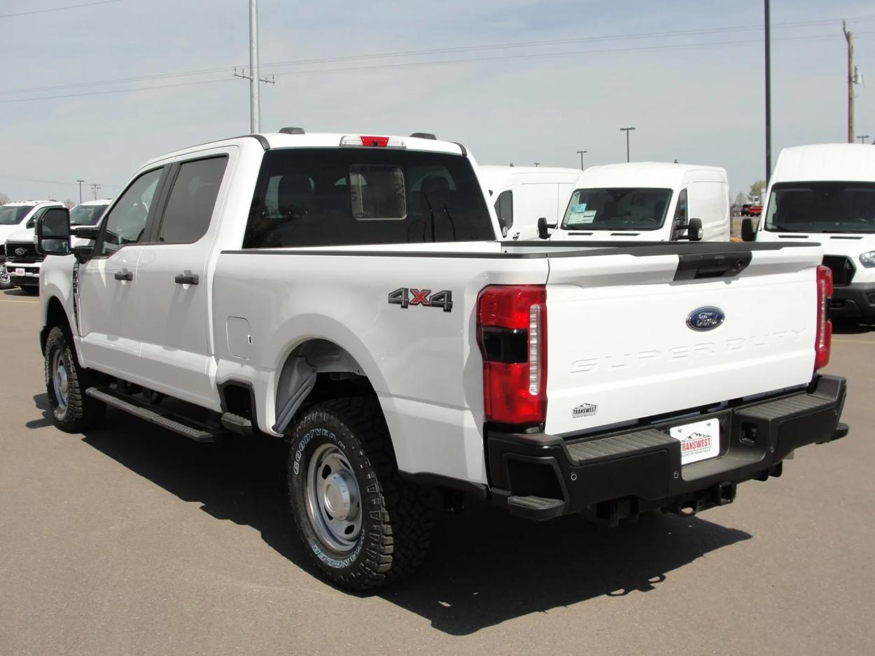 2024 Ford F-350 | Photo 3 of 17