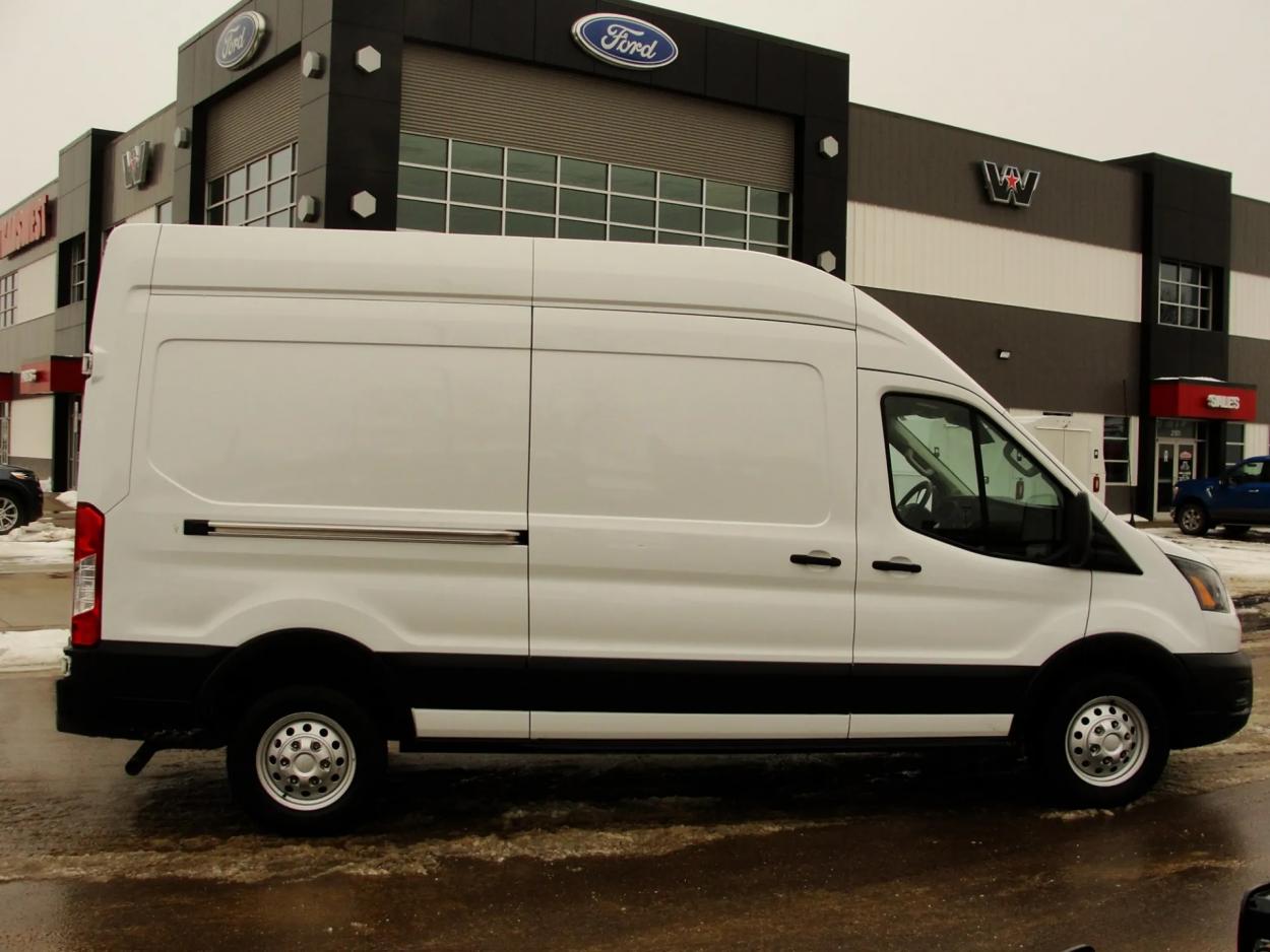2022 Ford Transit | Photo 6 of 12