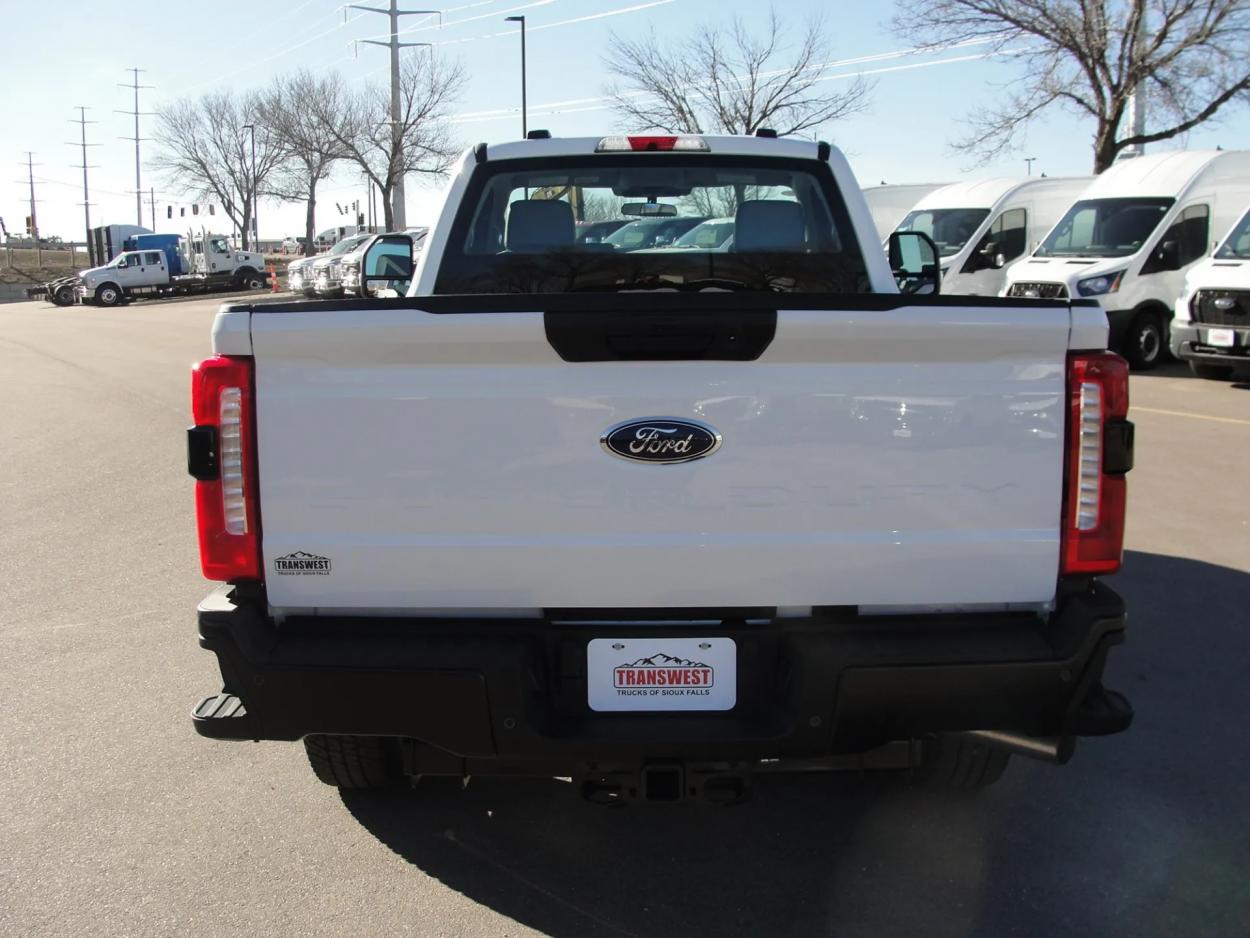 2024 Ford F-250 | Photo 4 of 12