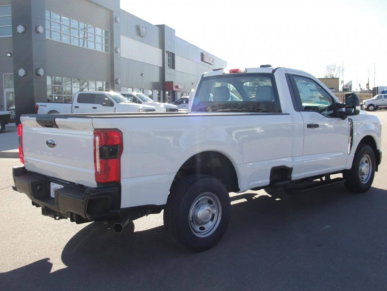2024 Ford F-250 | Photo 5 of 12