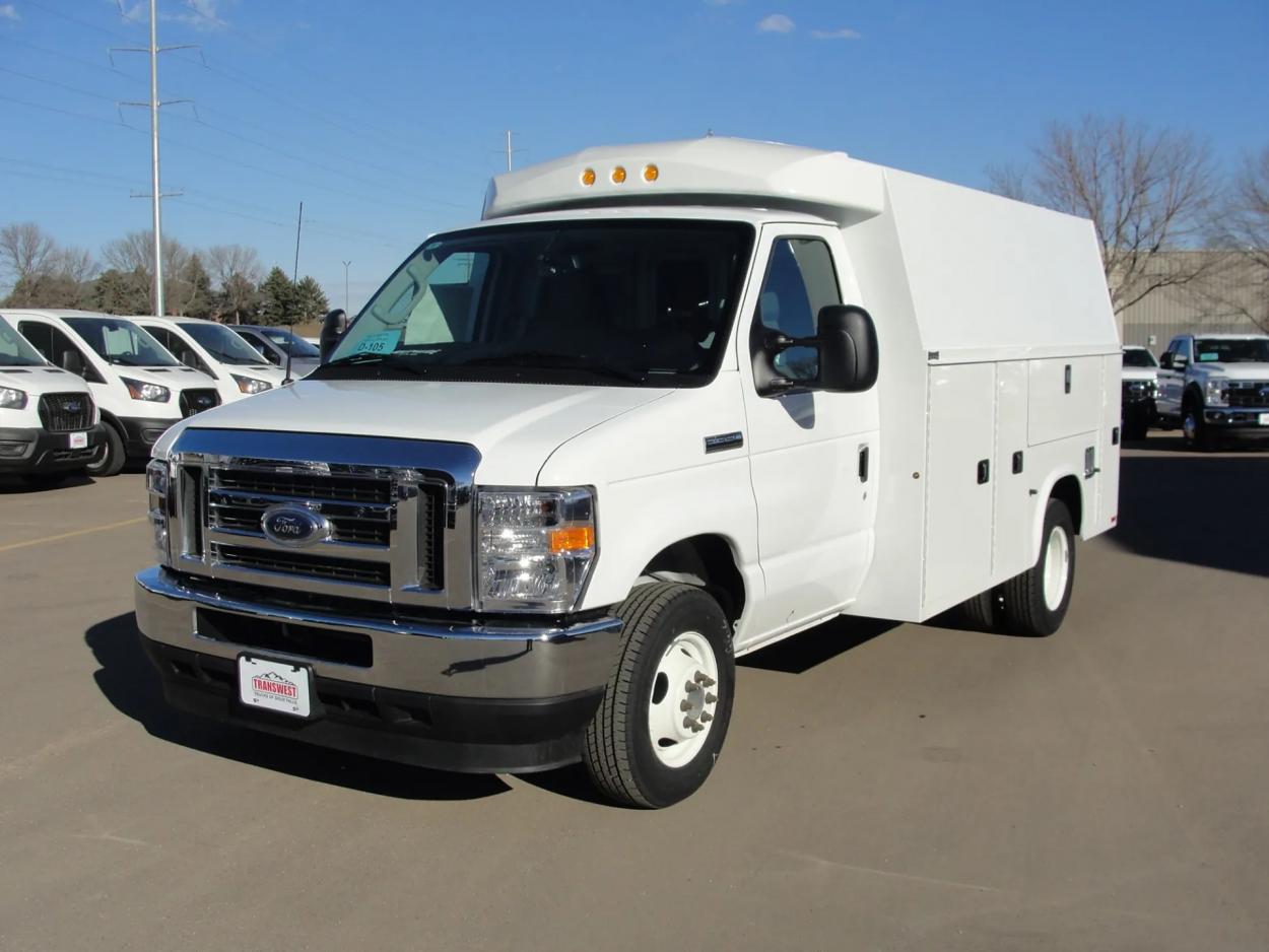 2024 Ford E350 | Photo 1 of 17