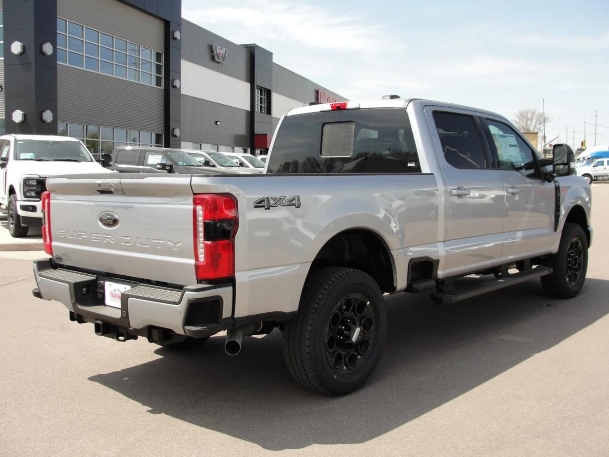 2024 Ford F-250 | Photo 5 of 22