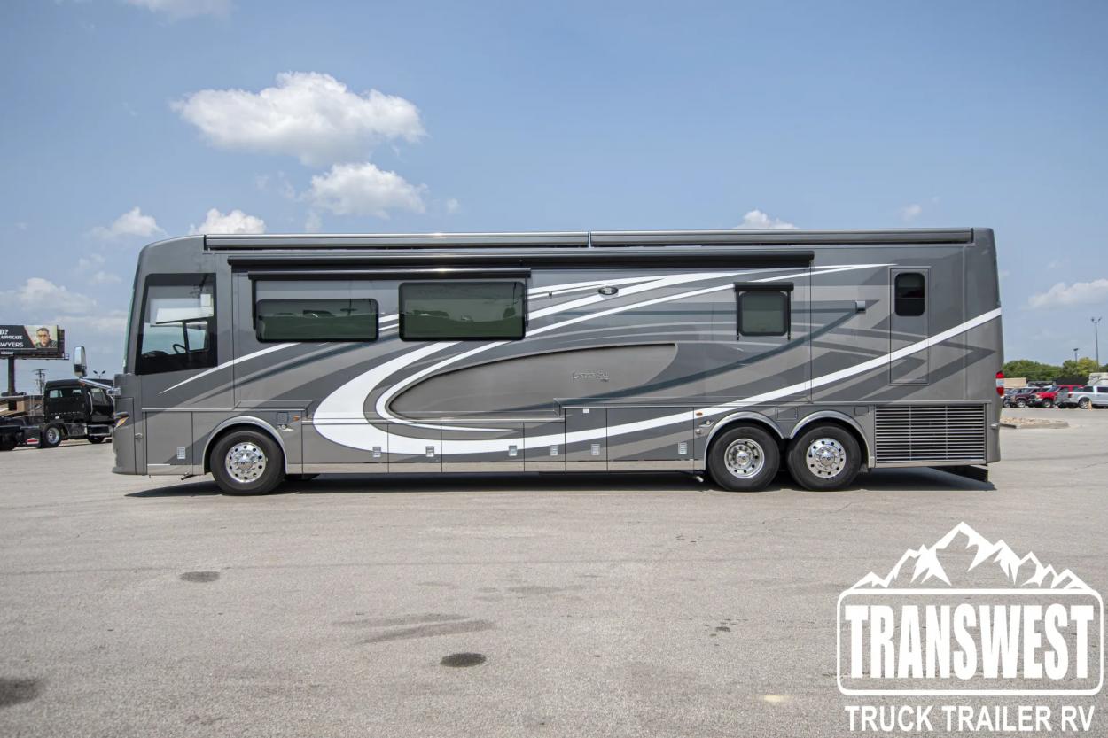 2023 Newmar London Aire 4569 | Photo 1 of 36