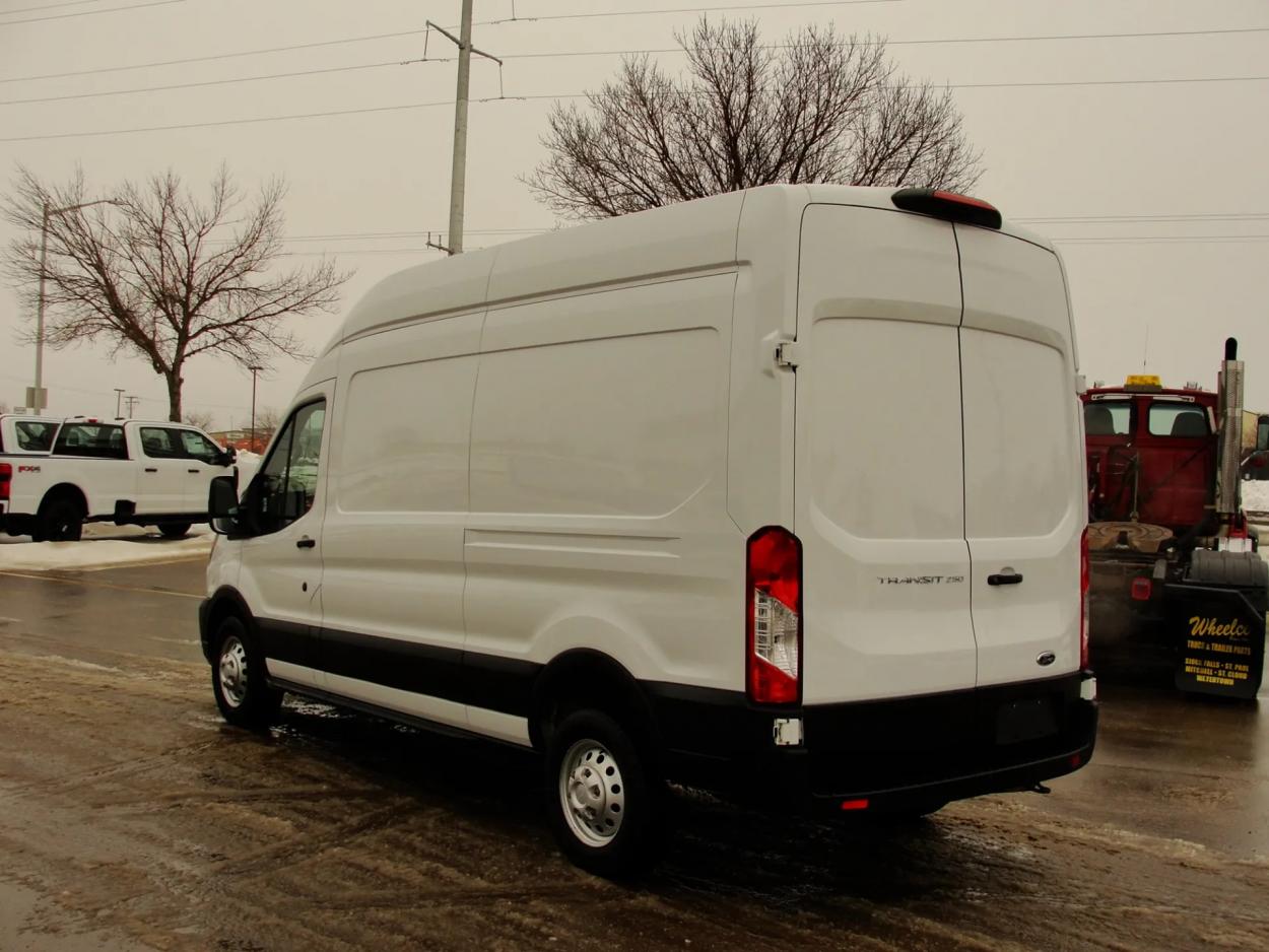 2022 Ford Transit | Photo 3 of 12