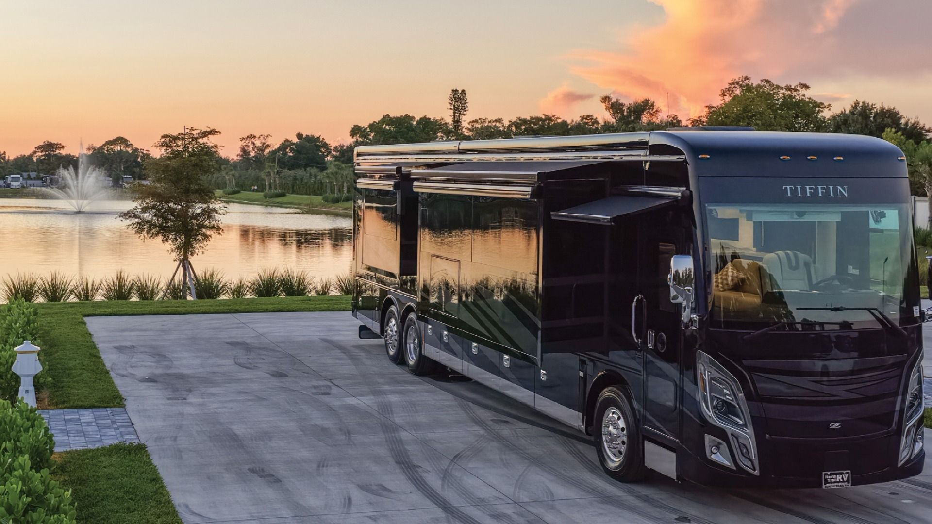 2027 Tiffin Zephyr | Luxury Class A Diesel Motorhome