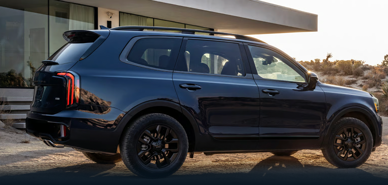 A dark Kia Telluride