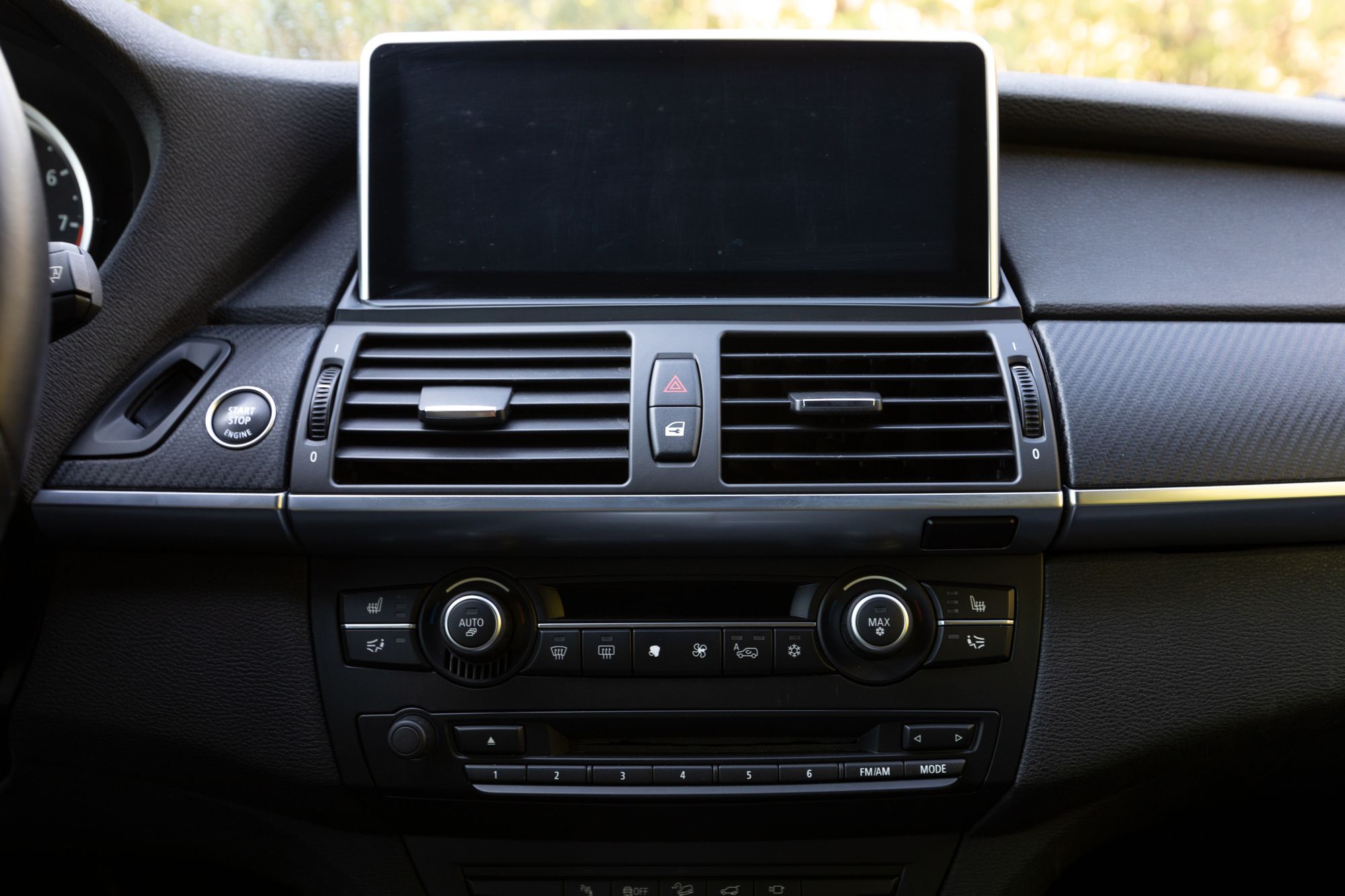 Screen and dashboard inside a car