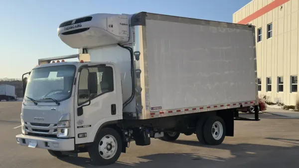 2024 Isuzu Reefer Truck