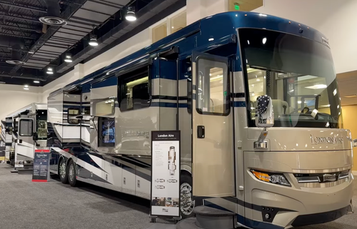 Exterior front view of the 2026 Newmar London Aire