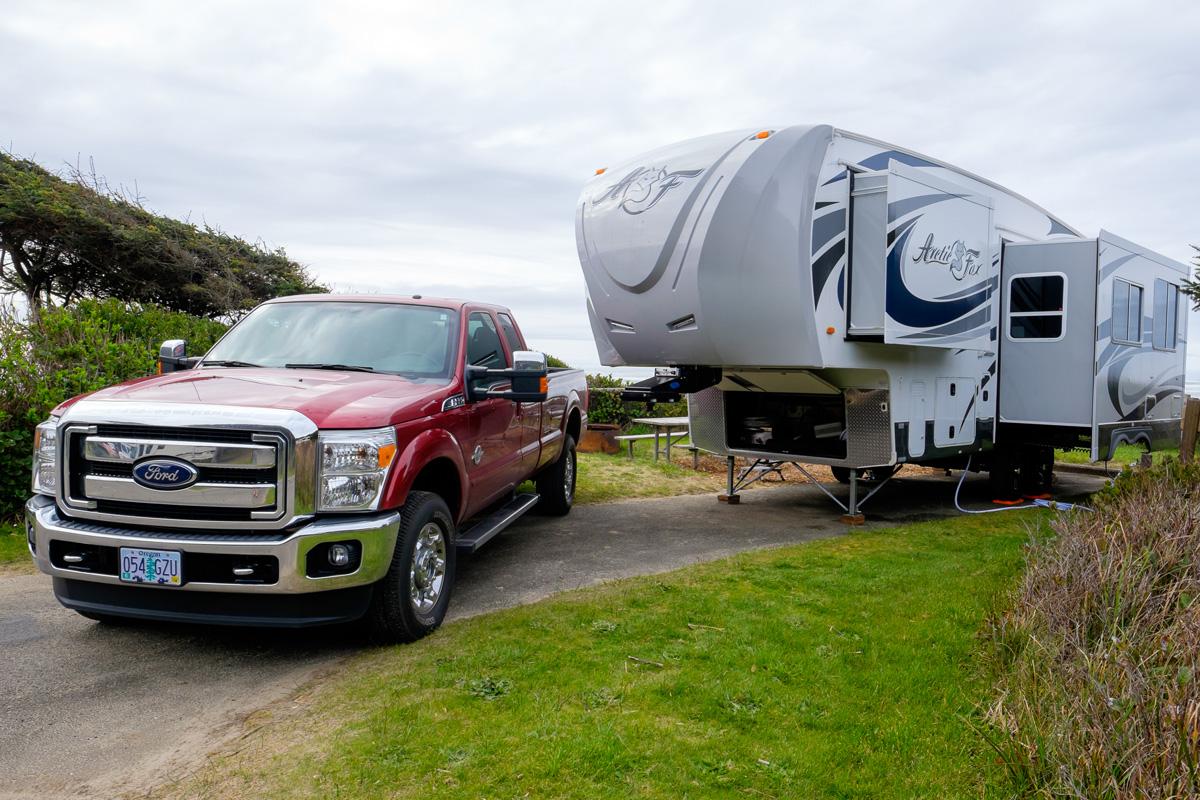Pros and Cons of 5th Wheel Campers