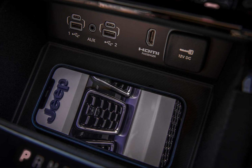 Image of the wireless charging option in a 2025 Grand Cherokee L Altitude X 4X4