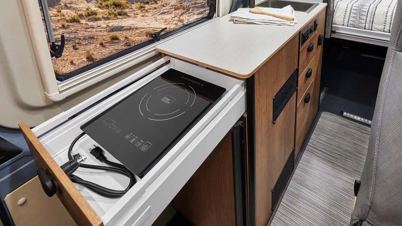 Cooktop inside the Revel