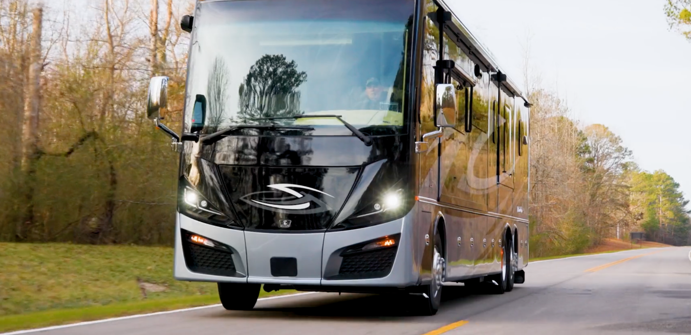 Exterior image of the 2025 Tiffin Phaeton