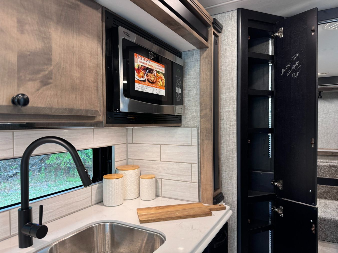 Inside image of the 2025 Tiffin Allegro Breeze 