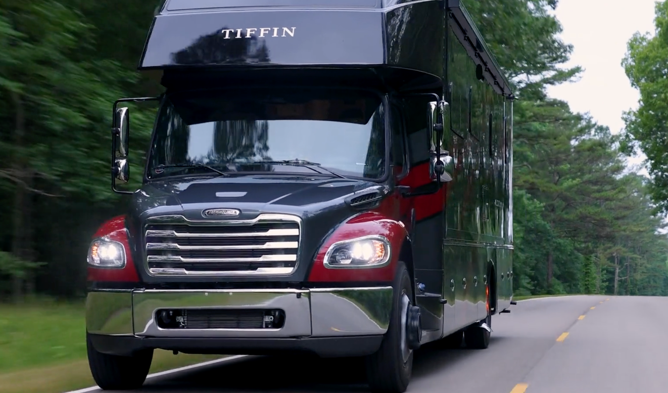 Outside image of the 2025 Tiffin Allegro Bay