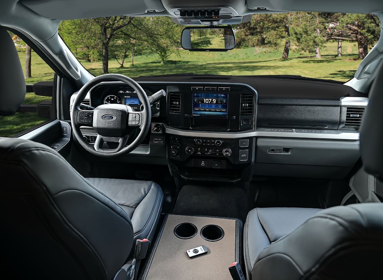 2025 Renegade Veracruz interior image