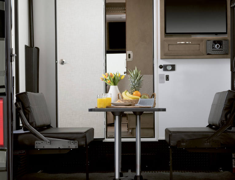 Dinette in the 2025 Canyon Star