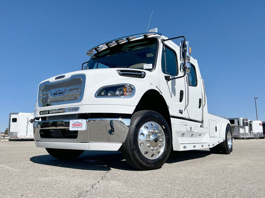 Front quarter image of 2024 white Summit Hauler