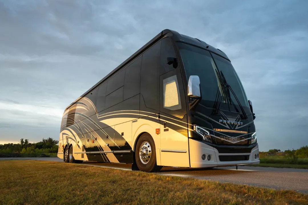 Emerald Luxury Coaches Exterior