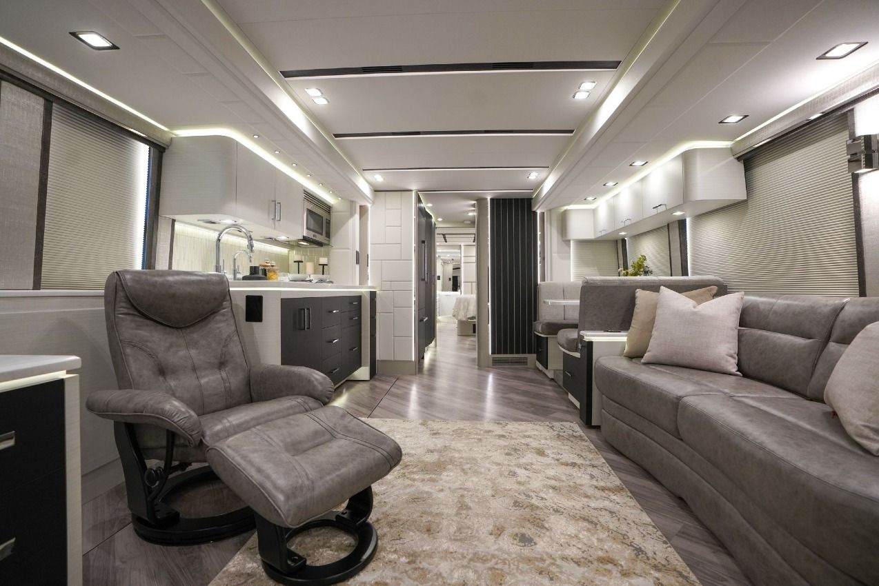 Emerald Luxury Coaches Exterior