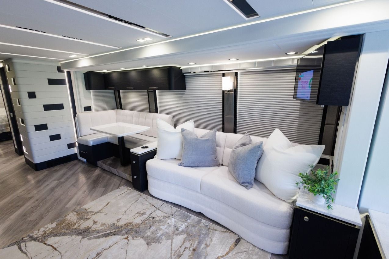 Prevost H3-45 Interior