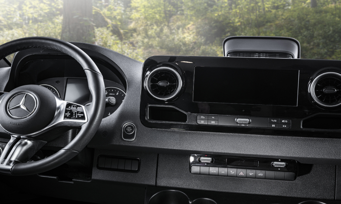 2027 Renegade Villagio touchscreen