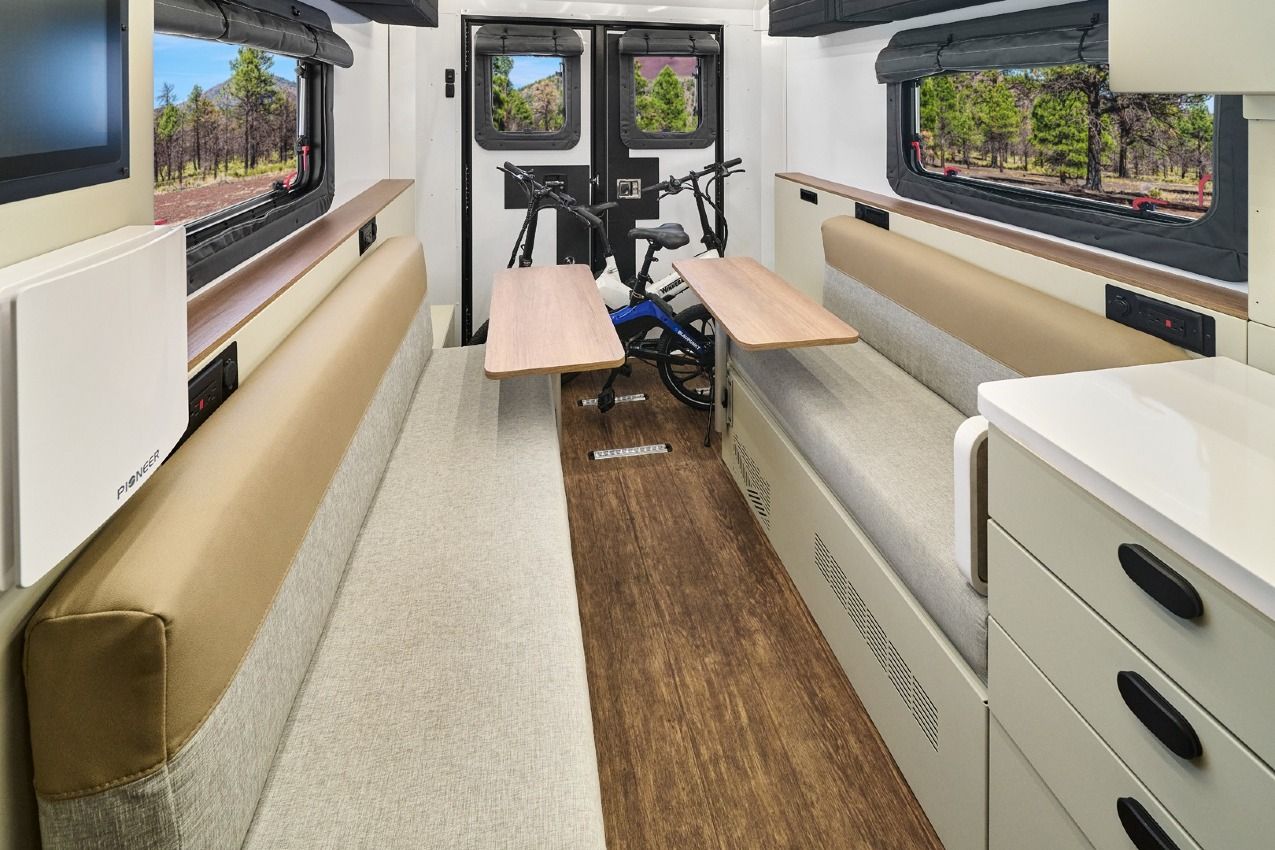 Dinette in front of gear garage