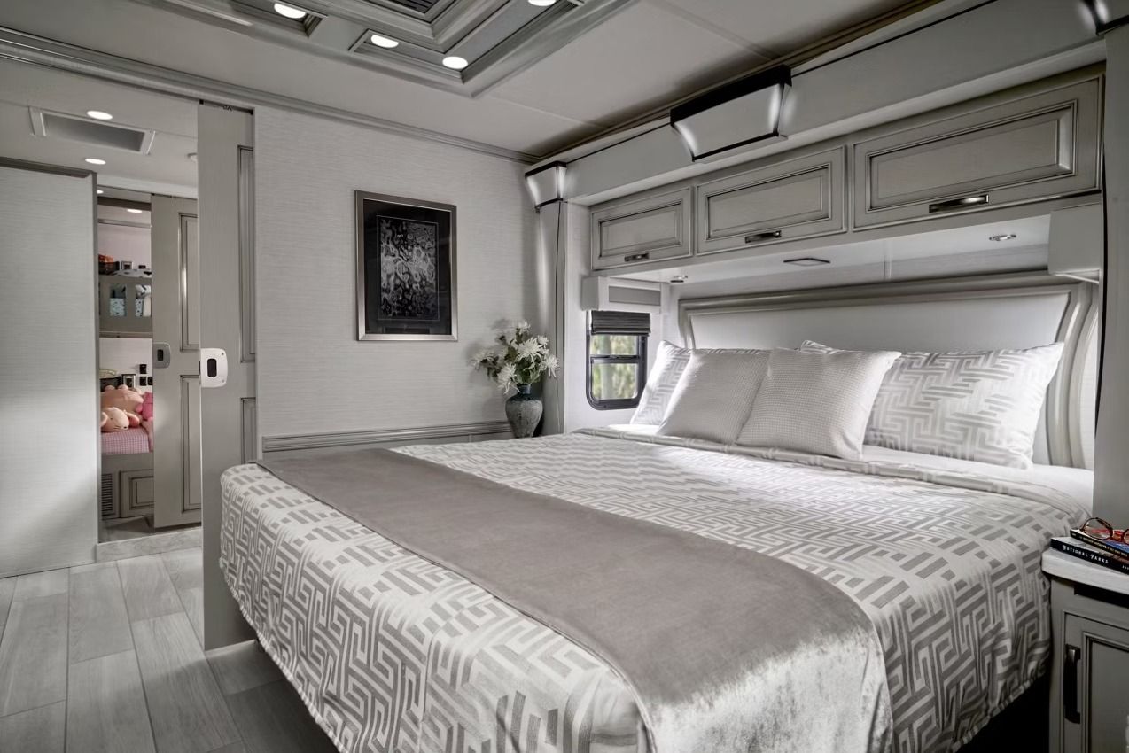 2027 Newmar Dutch Star bedroom