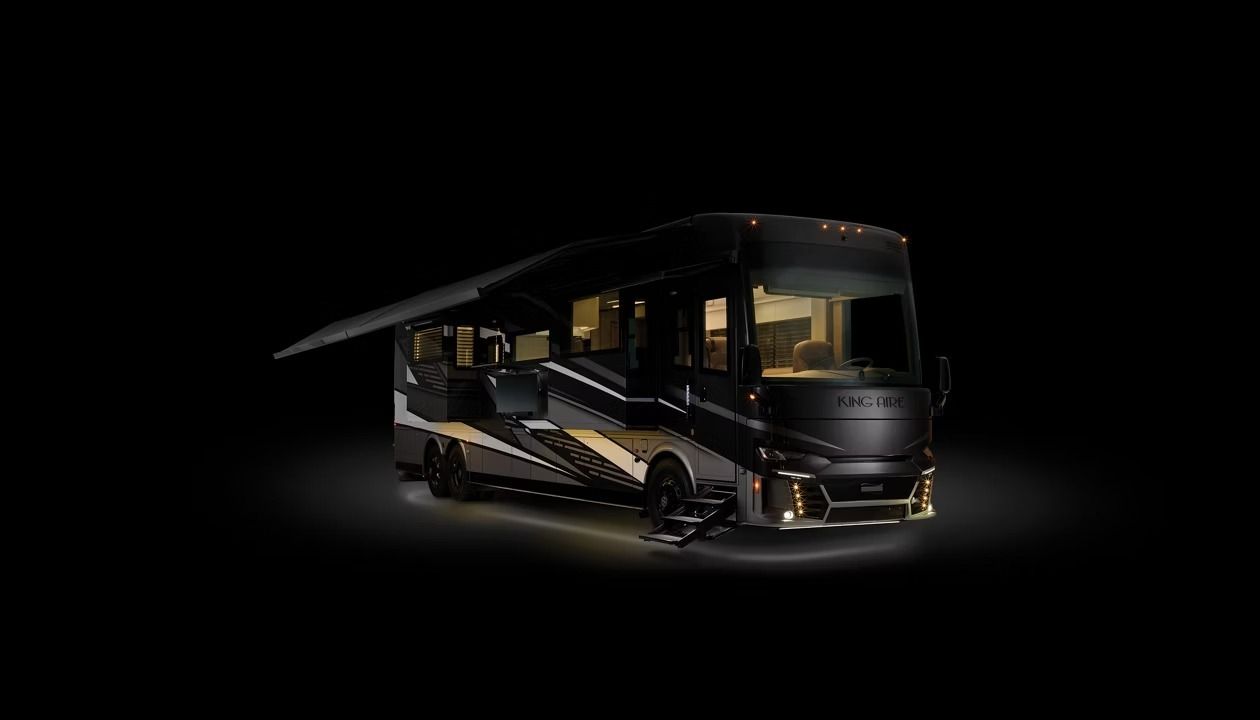 2027 Newmar King Aire exterior