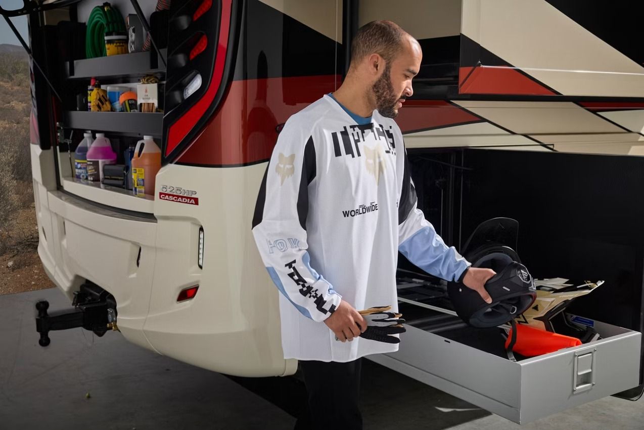 Exterior tool box