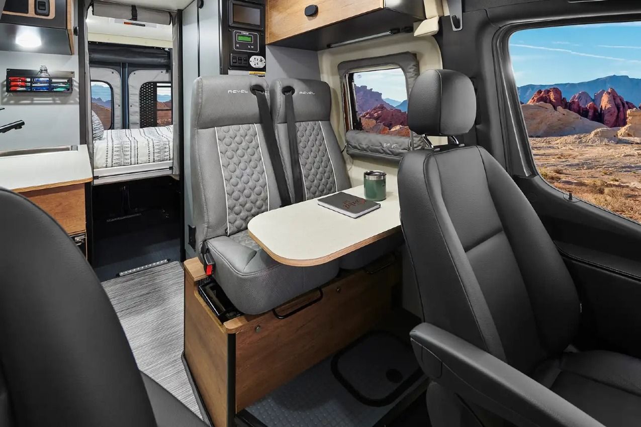 Seating with dinette up