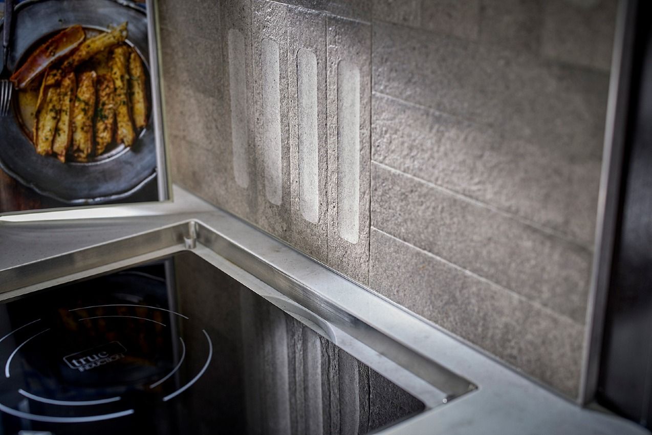 2027 Newmar New Aire kitchen backsplash