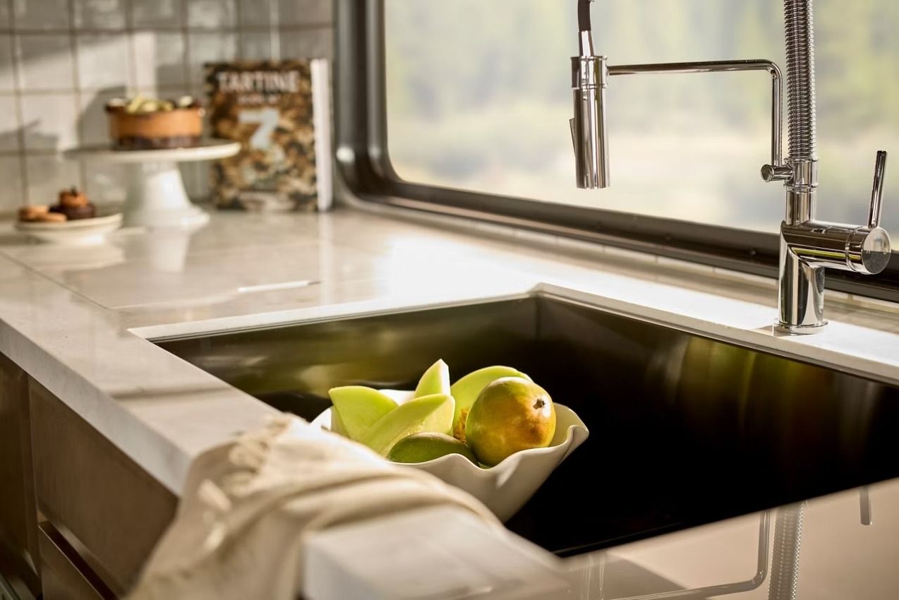2027 Newmar Mountain Aire galley sink