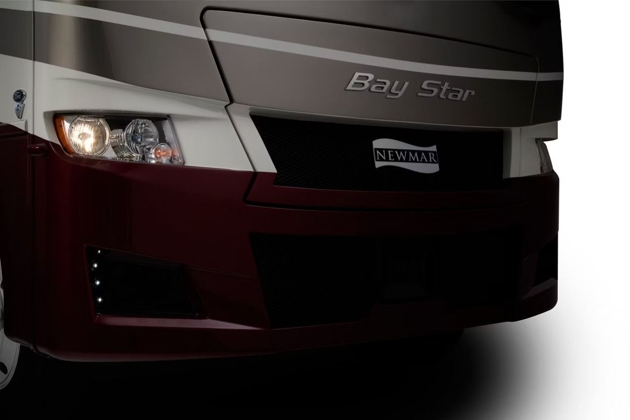 2027 Newmar Bay Star grill