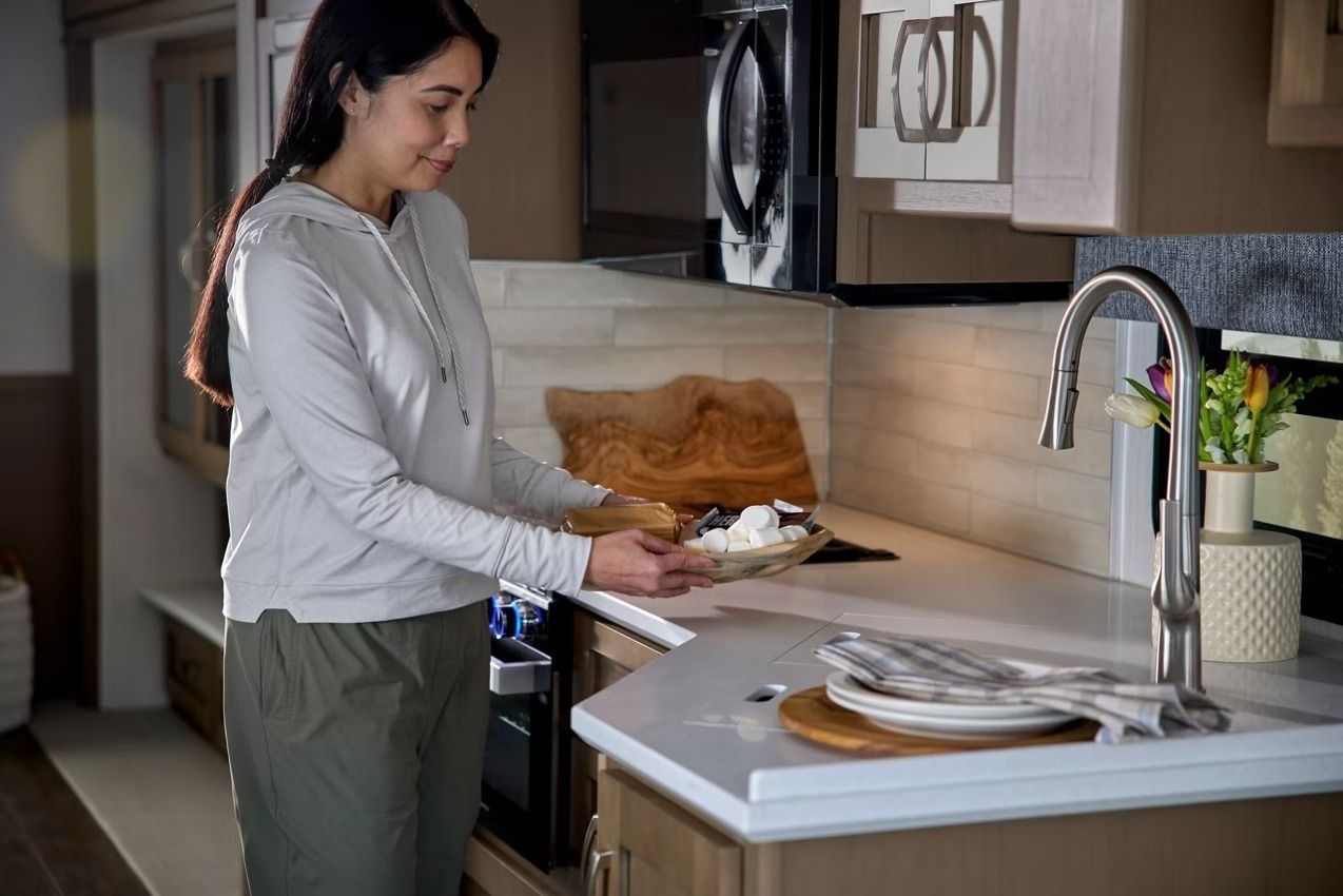 2027 Newmar Bay Star Sport kitchen sink