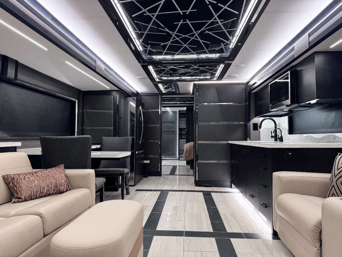 Tiffin Zephyr interior