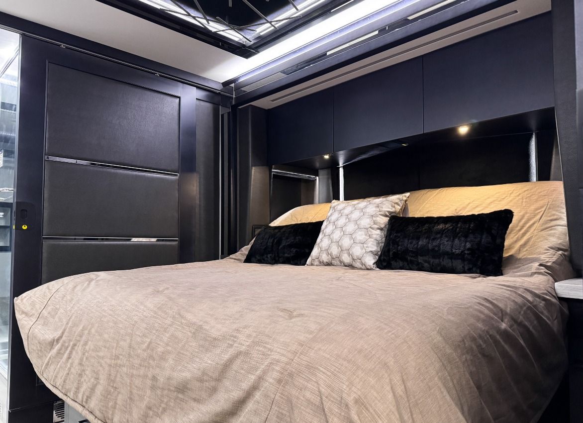 Tiffin Zephyr bed