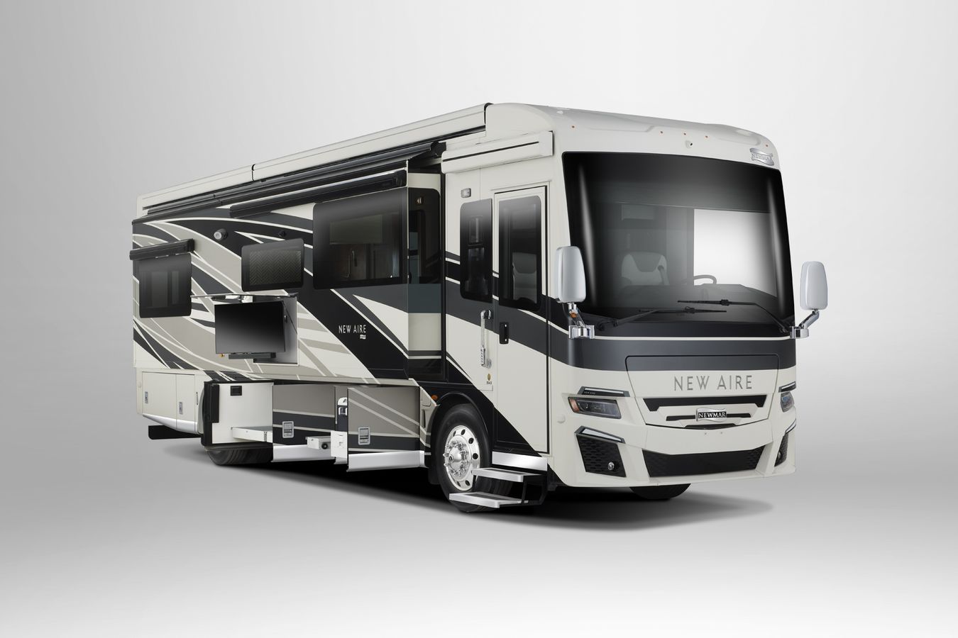 Exterior storage of the 2025 Newmar New Aire